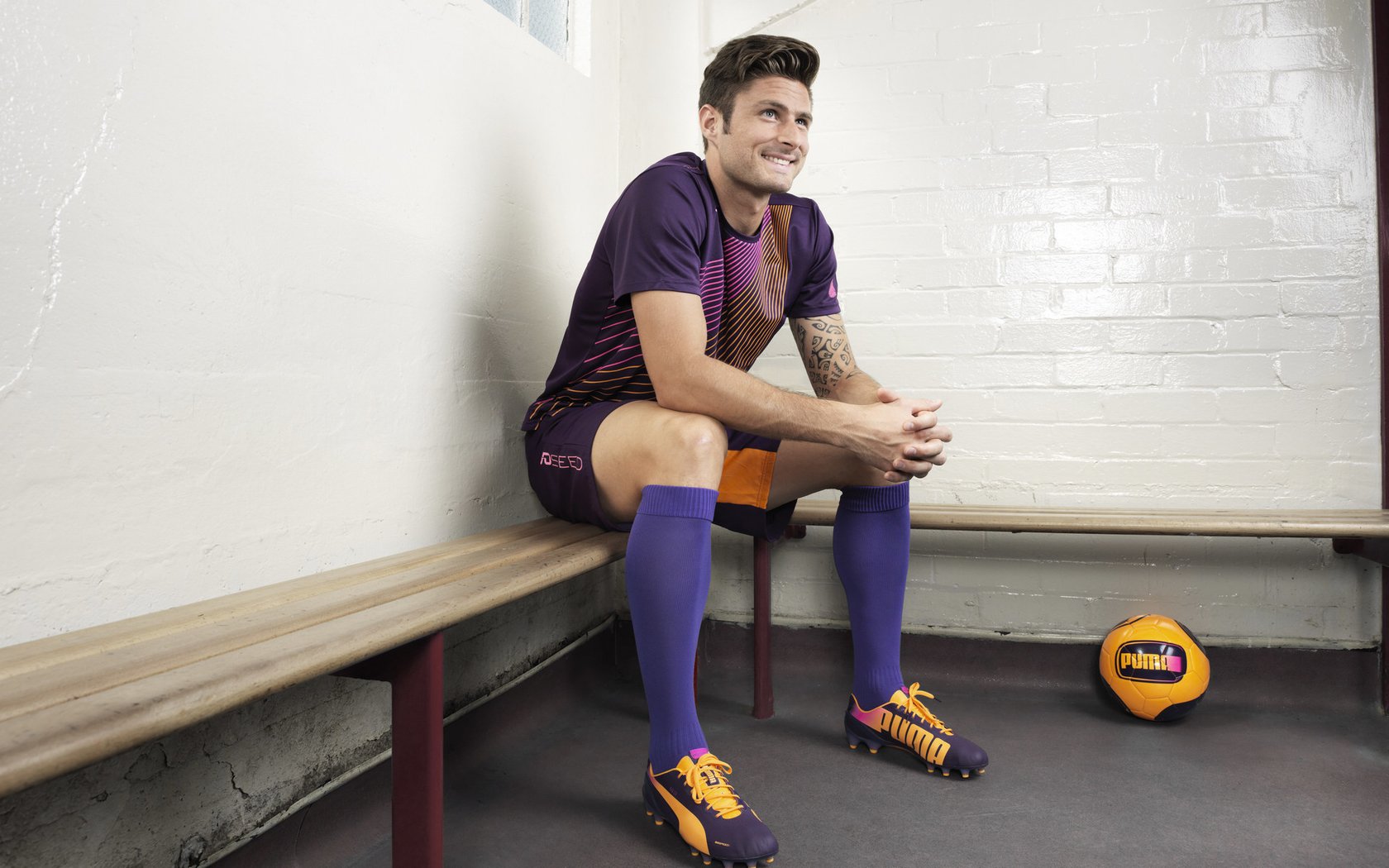 巴萨控球占优，逐步蚕食对手防线，巴萨控球率98